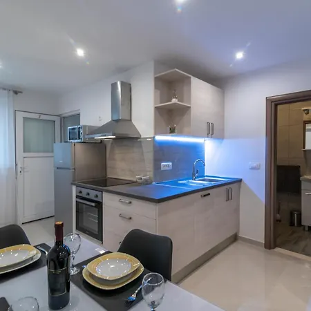 Appartamento By The Sea Seget Vranjica, Trogir - 23880
